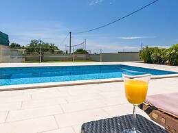 Villa Monteci Comfortable Holiday Residence