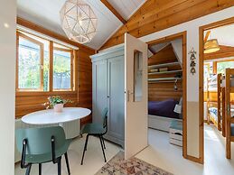 Holiday Home With Shared Pool and Bubble Bath