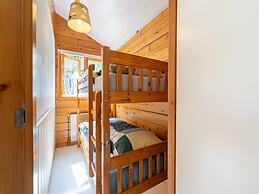 Holiday Home With Shared Pool and Bubble Bath