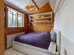 Holiday Home With Shared Pool and Bubble Bath