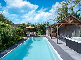 Holiday Home With Shared Pool and Bubble Bath