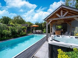 Holiday Home With Shared Pool and Bubble Bath