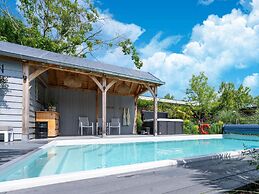 Holiday Home With Shared Pool and Bubble Bath