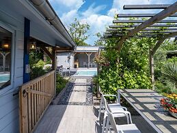Holiday Home With Shared Pool and Bubble Bath