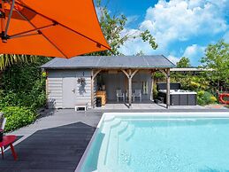 Holiday Home With Shared Pool and Bubble Bath