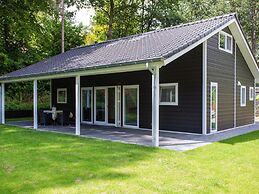 Holiday Home With Covered Terrace in Rhenen