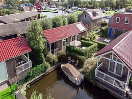 Beautiful Chalet With Sauna and Right on the Water