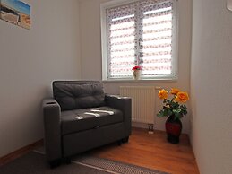 Familienfreundliche Haushaelfte in Alt Bukow