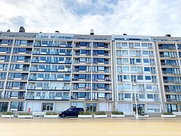 Apartment in Nieuwpoort With Terrace