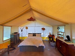 Glamping With Private Bathroom and Spacious Garden