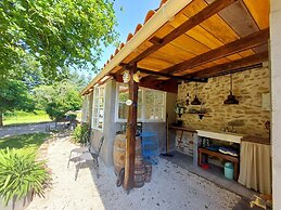 Glamping With Private Bathroom and Spacious Garden