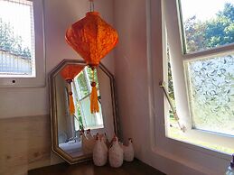 Glamping With Private Bathroom and Spacious Garden