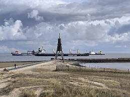 Nice Apartment Near Beach