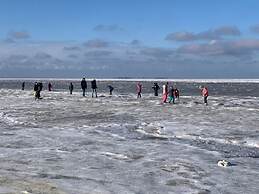 Nice Apartment Near Beach