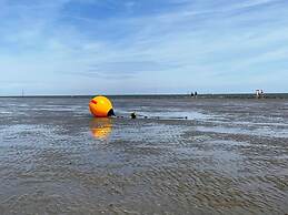 Nice Apartment Near Beach