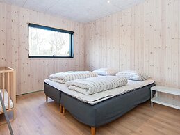 10 Person Holiday Home in Glesborg-by Traum