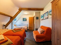 Comfortable Home for a Group With a Large Garden