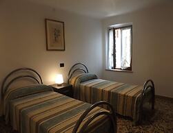 Spacious Lake Front Apartment on Lake Garda Main Promenade