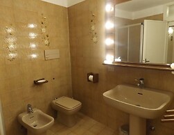 Spacious Lake Front Apartment on Lake Garda Main Promenade