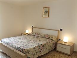 Spacious Lake Front Apartment on Lake Garda Main Promenade