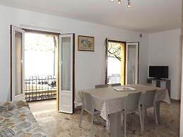 Spacious Lake Front Apartment on Lake Garda Main Promenade