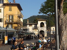 Spacious Lake Front Apartment on Lake Garda Main Promenade