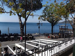 Spacious Lake Front Apartment on Lake Garda Main Promenade