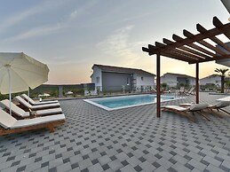 Modern and Spacious Home With Swimming Pool