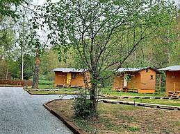 Spacious Holiday Home With 4 Tiny Houses