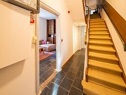 Spacious Holiday Home With 4 Tiny Houses