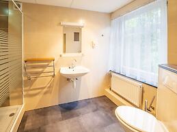 Spacious Holiday Home With 4 Tiny Houses