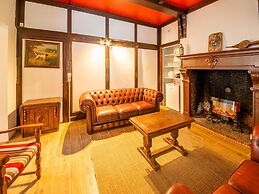 Charming Chalet in Falaen by River & Chateau