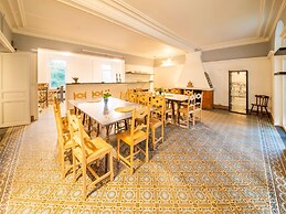 Spacious Holiday Home With 4 Tiny Houses