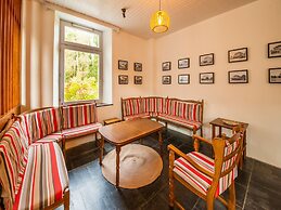 Spacious Holiday Home With 4 Tiny Houses