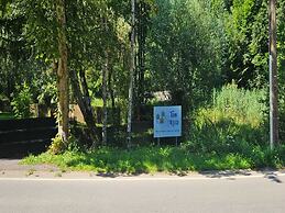 Spacious Holiday Home With 4 Tiny Houses