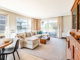 Gold 01 Within Walking Distance of the Beach