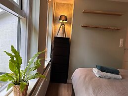 Scenic Stay Near Town & Lake