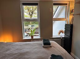 Scenic Stay Near Town & Lake