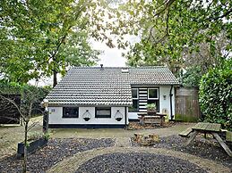 Scenic Stay Near Town & Lake