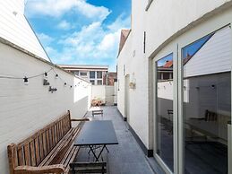 Luxurious Holiday Home in Nieuwpoort-stad