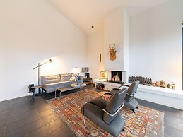 Cozy Forest Villa on the Water Near Harderwijk