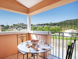 Nice Holiday Home Near the Luberon