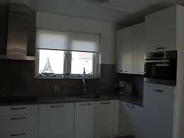 Nice Holiday Home With Garden Near Beach