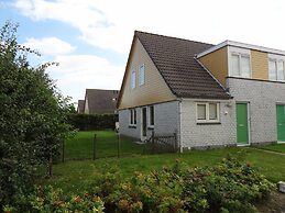 Nice Holiday Home With Garden Near Beach