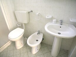 Belvilla by OYO Ceseta 8