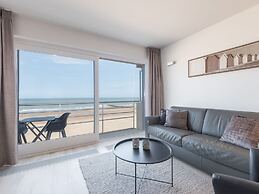 Studio on 4th Floor for Family