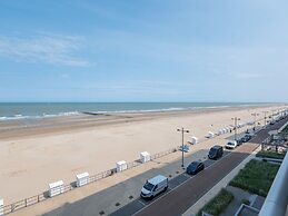 Studio on 4th Floor for Family