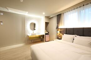 Changwon Denvasta Hotel Myeongseo Branch
