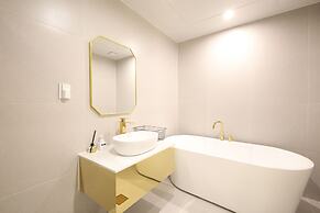 Changwon Denvasta Hotel Myeongseo Branch