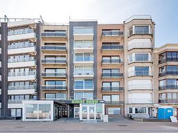 Alexy 401g on the Beach With sea View